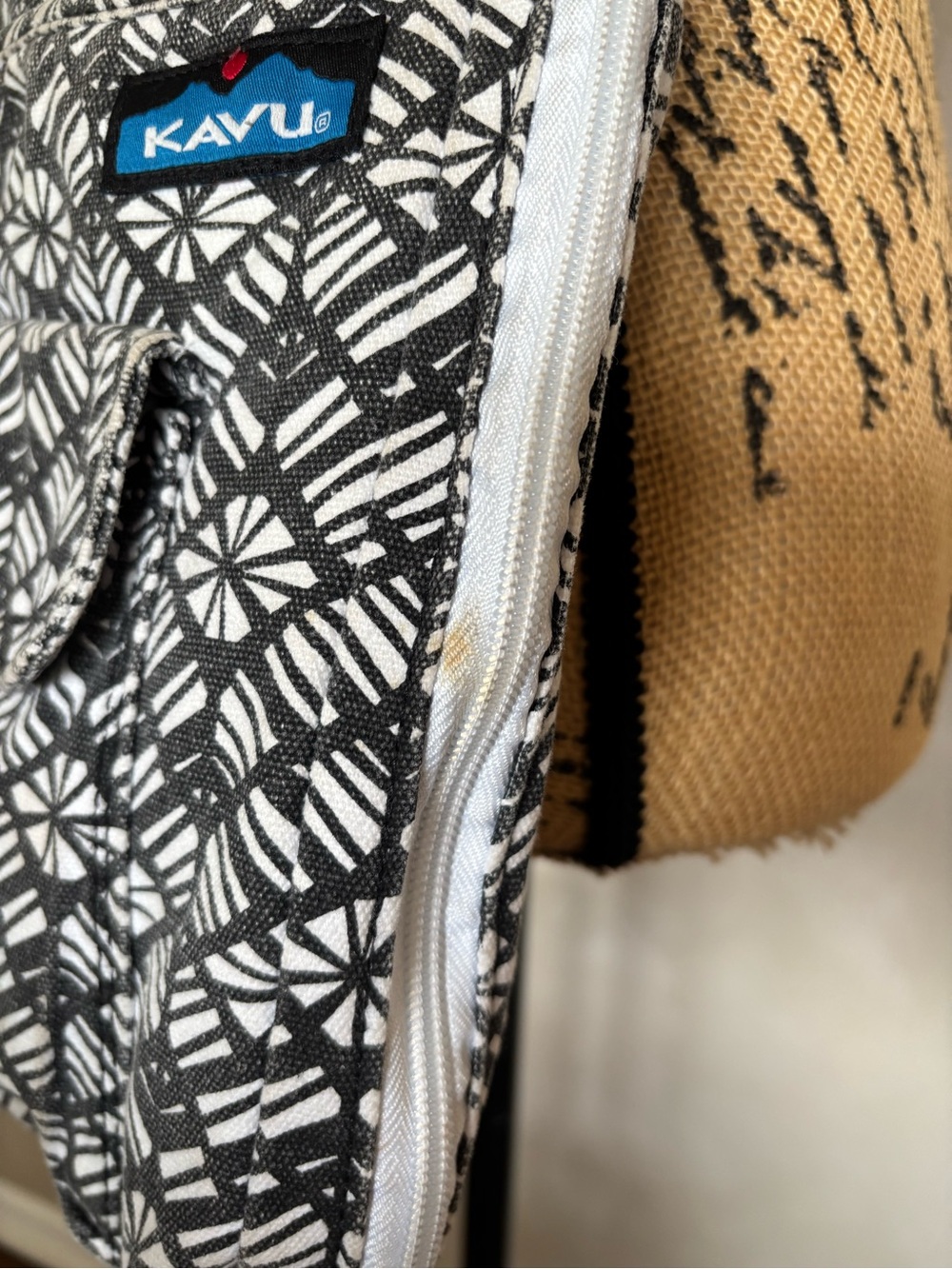 Kavu crossbody bag - Picture 4 of 6